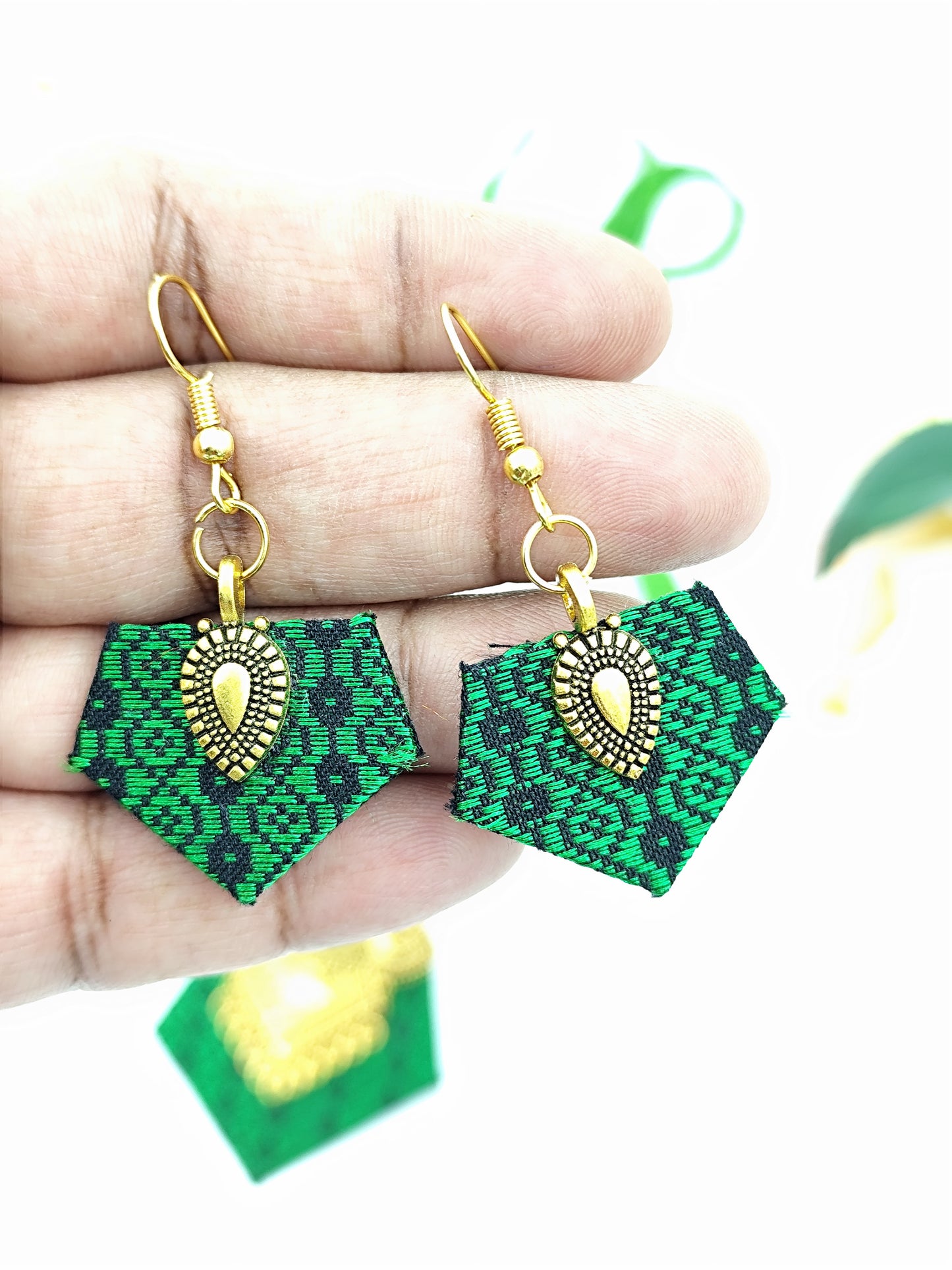 Khaan Fabric Set - Black & Green with Antique Golden Pendent & Earring Set