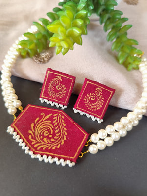Maroon Hand-Painted Choker Necklace Set with Pearls Design 3