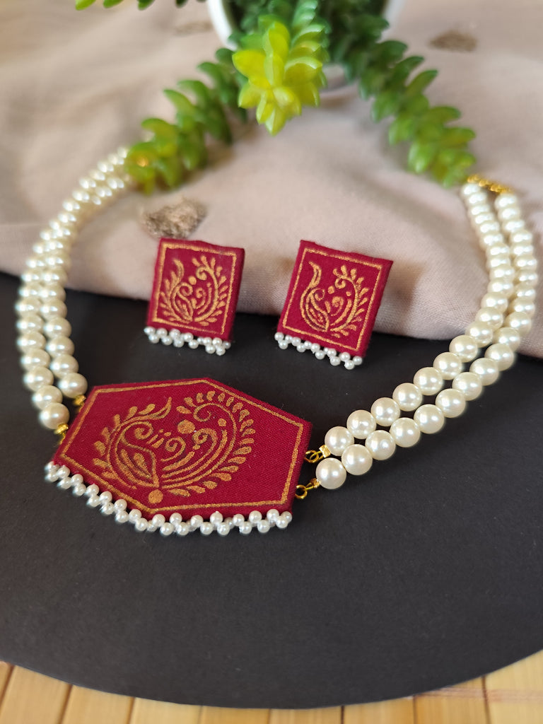 Maroon Hand-Painted Choker Necklace Set with Pearls Design 1
