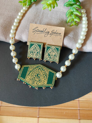 Dark Green Hand-Painted Choker Necklace Set with Pearls Design 1