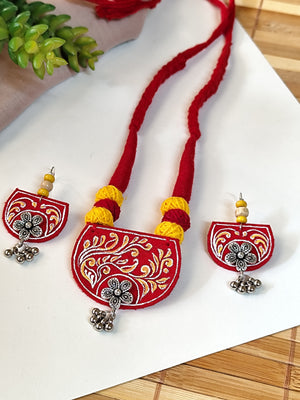 Red Hand painted Leaves Motif Necklace Set with Flower charm