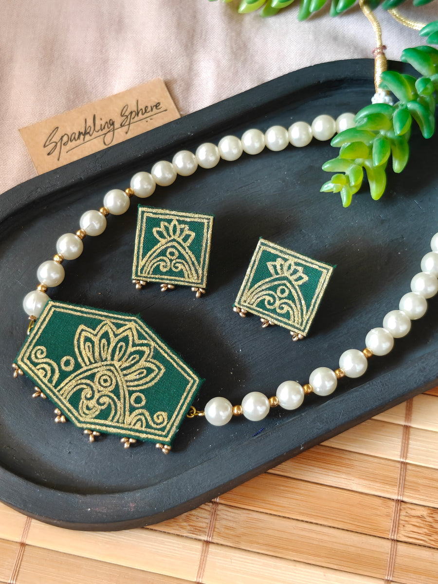 Dark Green Hand-Painted Choker Necklace Set with Pearls Design 2